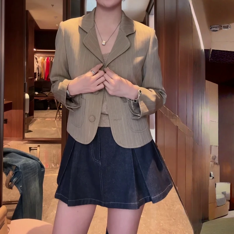 小个子短款西服外套女2025秋冬季新款高级感复古宽松休闲显瘦上衣