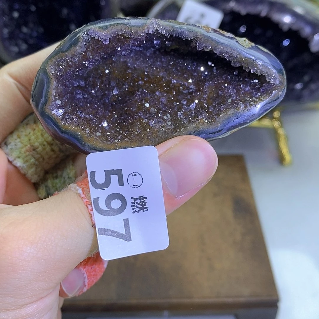 紫晶未镶嵌大型摆件（非配饰）