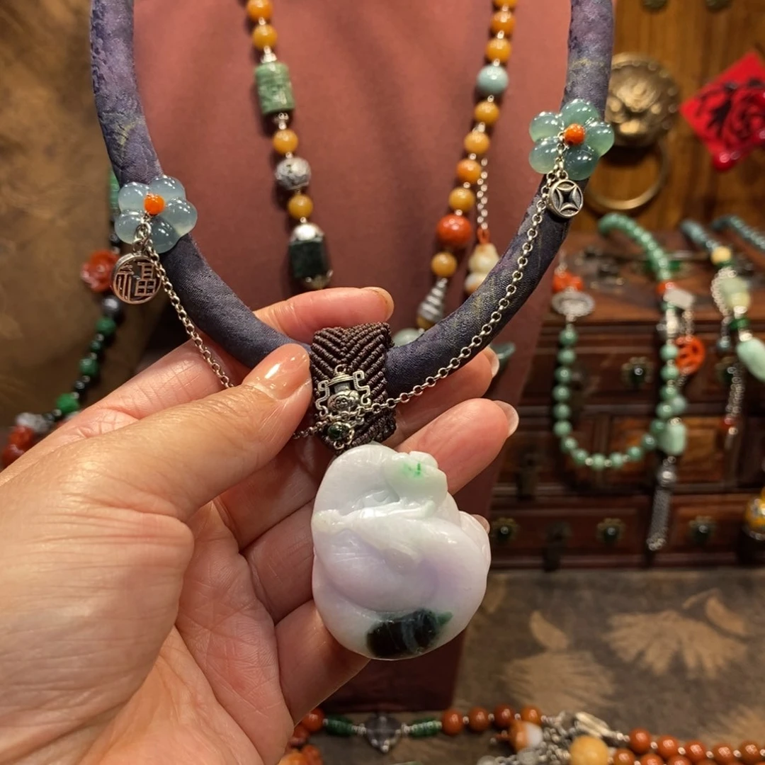 翡翠吊坠(赠链)未镶嵌