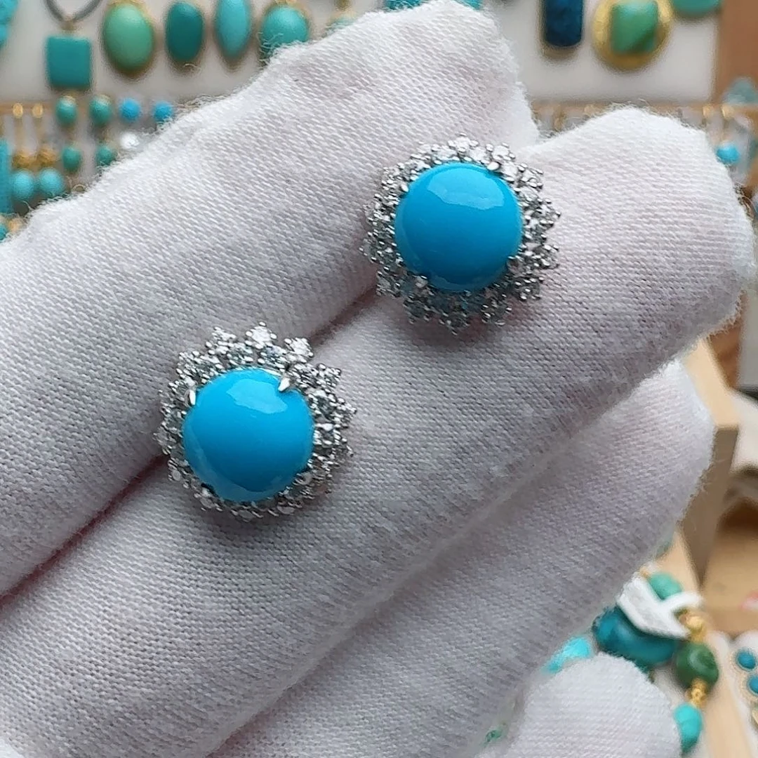 甜***i绿松石18K金镶嵌配饰