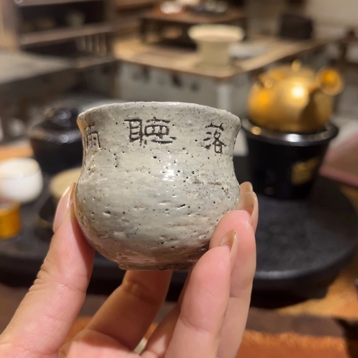 景德镇鱼和熊手工陶艺