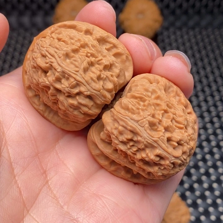 文玩核桃吊坠8白狮子35