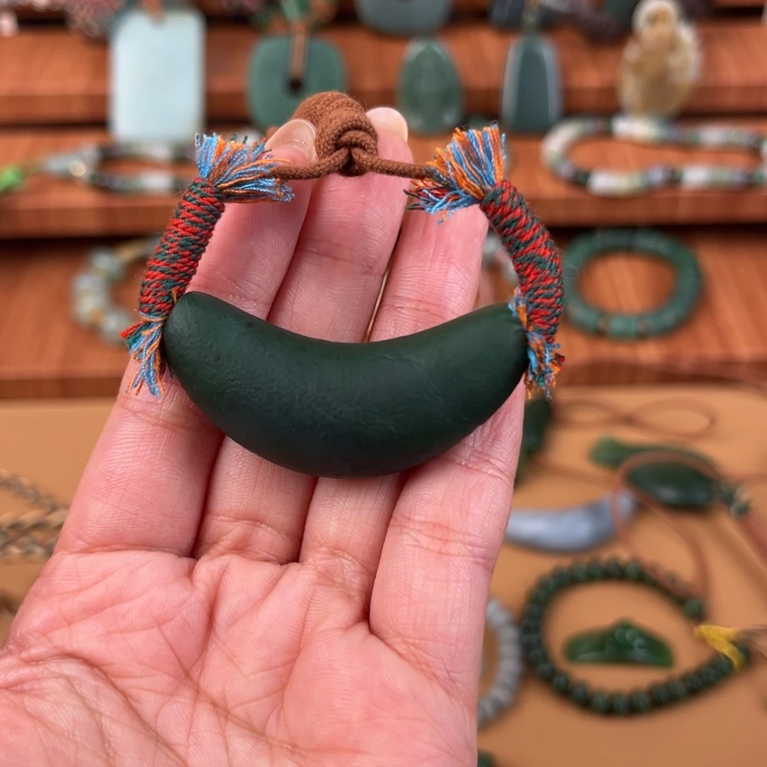 米***杨和田玉（糖玉）未镶嵌颈饰