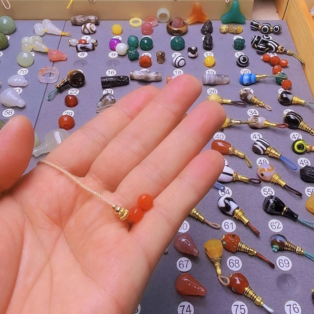 玛瑙/玉髓隔珠未镶嵌张***?