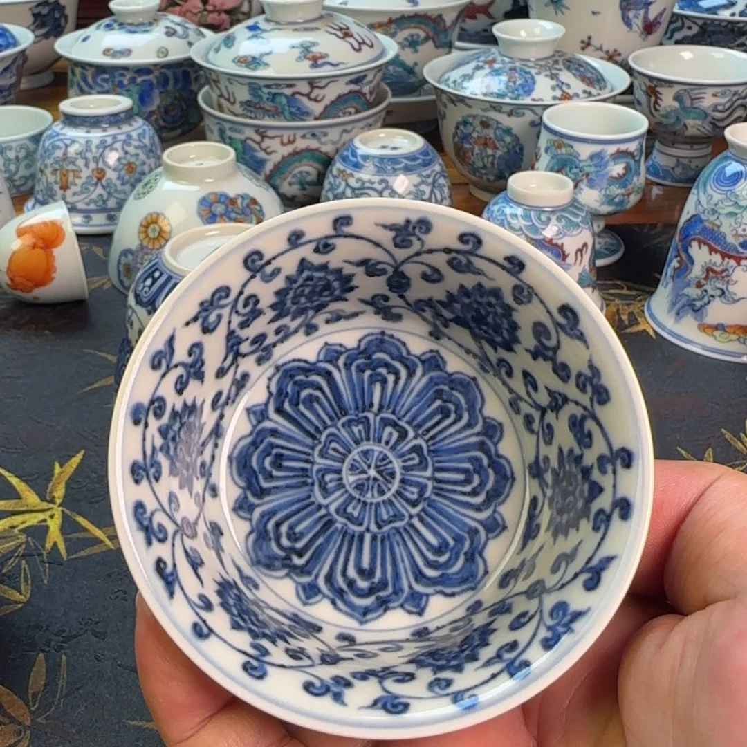 缠枝莲宝相花马蹄主人