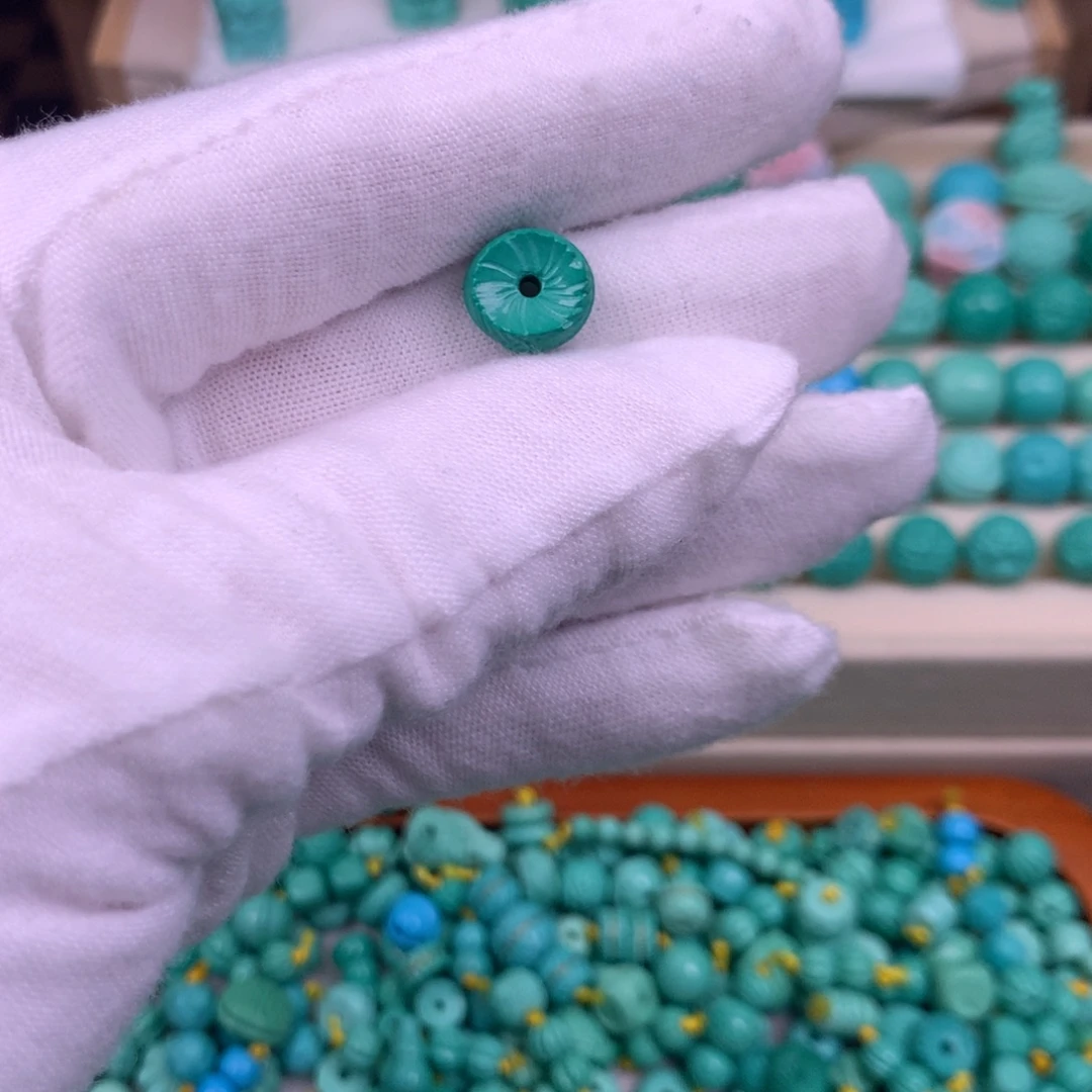 不***.湖北精品羽毛扣10mm