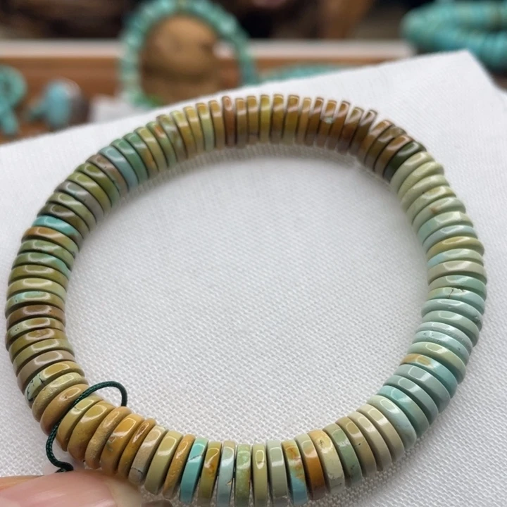 绿松石未镶嵌珠宝
