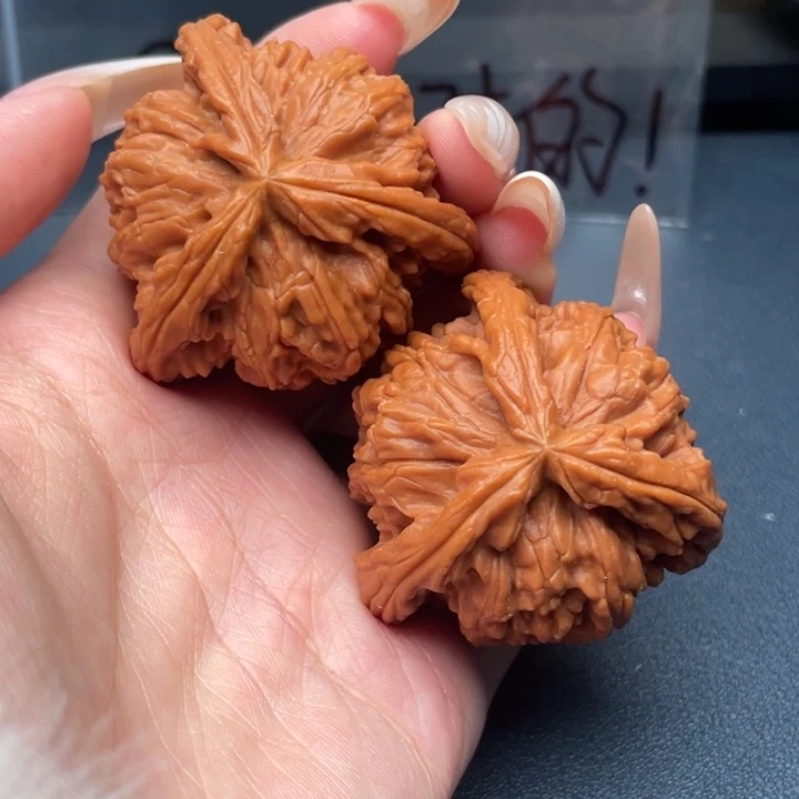 窝***练文玩核桃吊坠白狮子