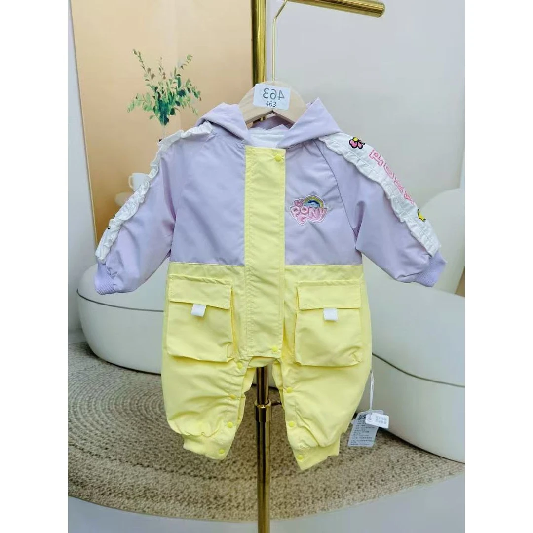 春秋婴儿冲锋衣彩虹爬服刺绣外出服