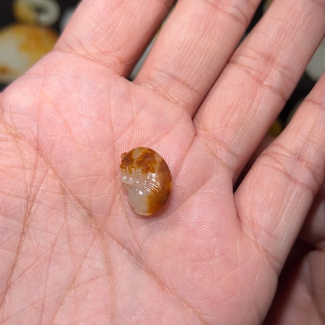 无***和田玉未镶嵌颈饰