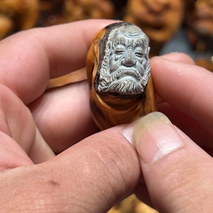 厚***物柏木（崖柏）点点关注，感谢