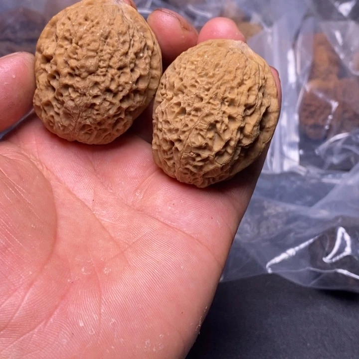 吊坠文玩核桃云南铁核桃炸福利90号