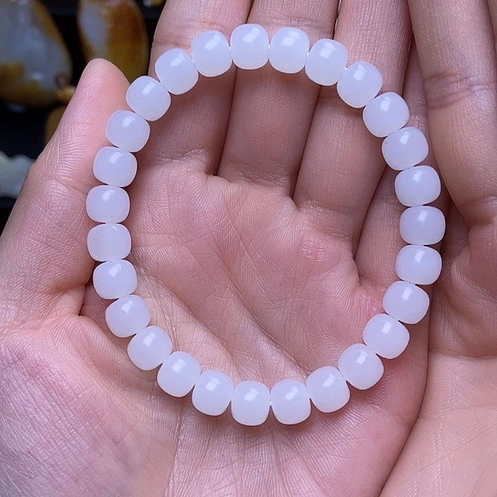 玉***子和田玉未镶嵌颈饰