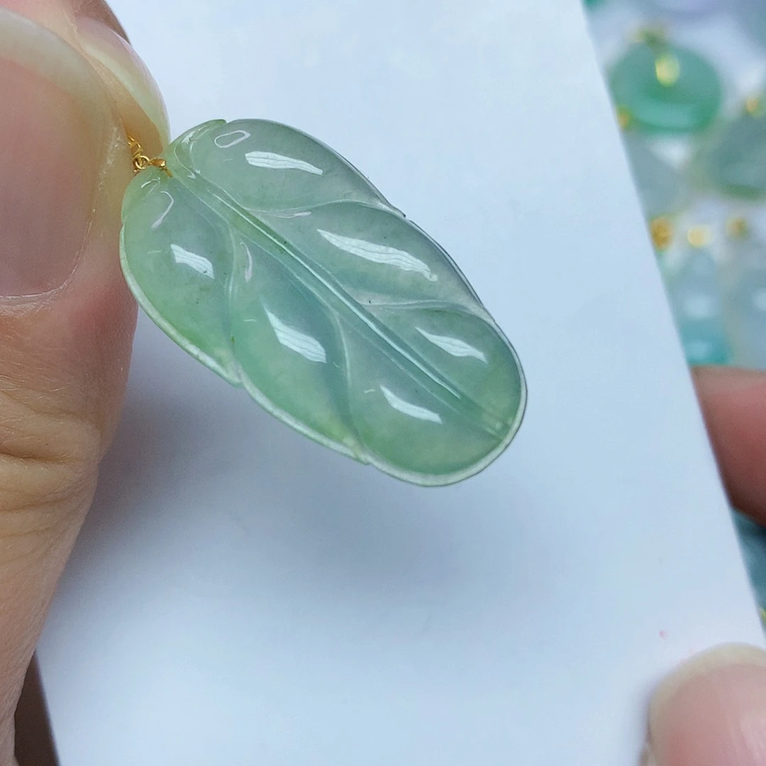 翡翠18K金镶嵌颈饰366888
