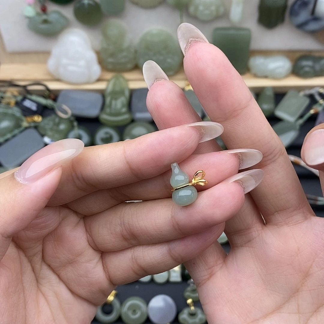 和田玉银S925镶嵌吊坠(赠链)