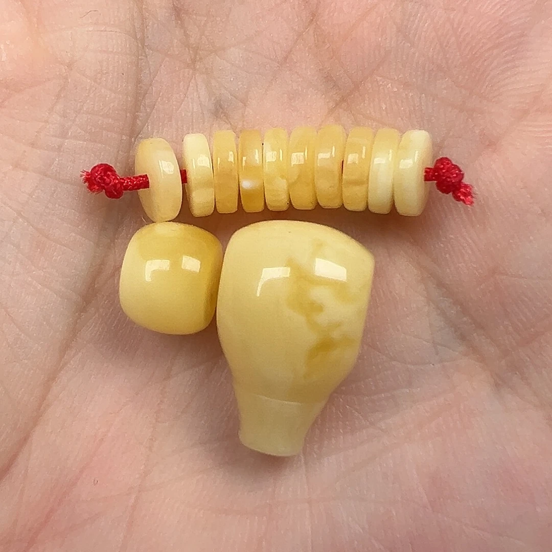 M***i蜜蜡吊坠(不含链)未镶嵌