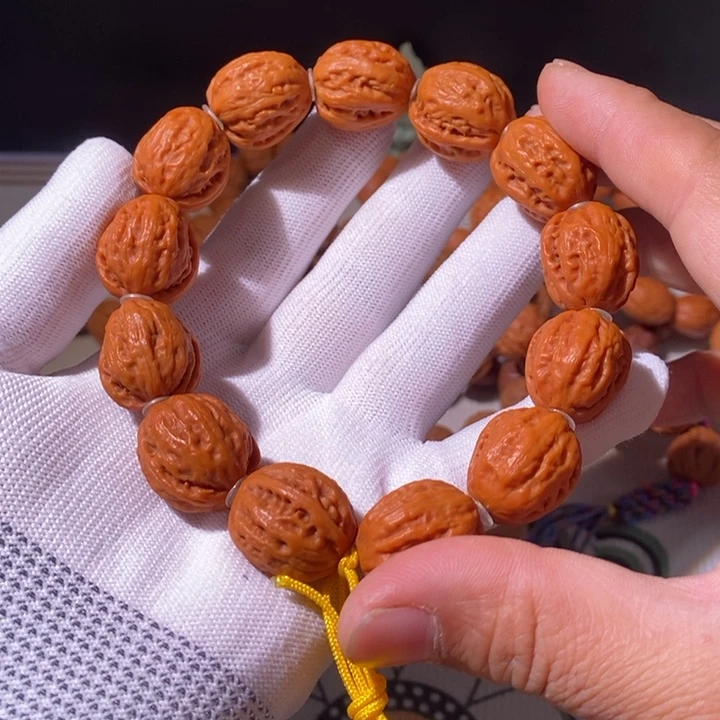 文玩核桃手串……20