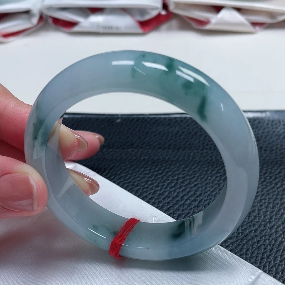 翡翠手镯未镶嵌缅甸翡翠