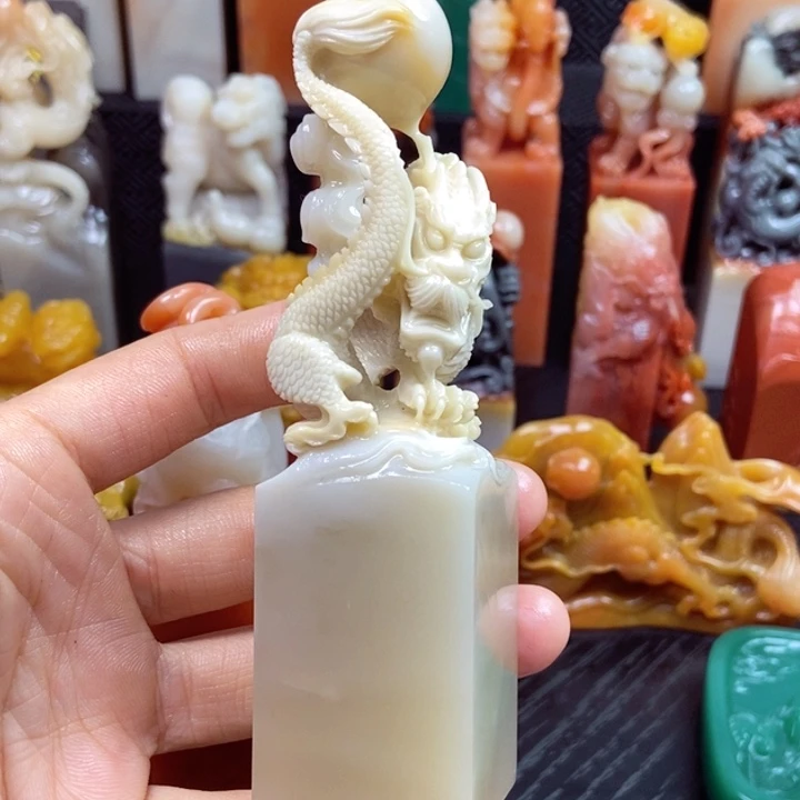 寿山石点**滴八方来财………………