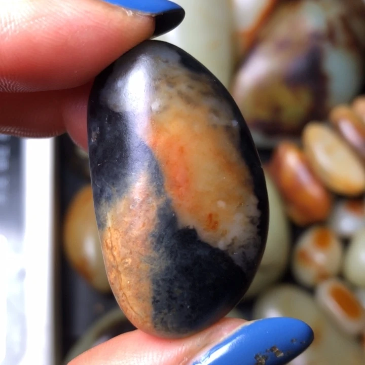 和田玉未镶嵌珠宝奇石