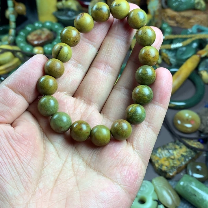 吊坠(赠链)未镶嵌岫岩河磨玉（透闪石质玉）