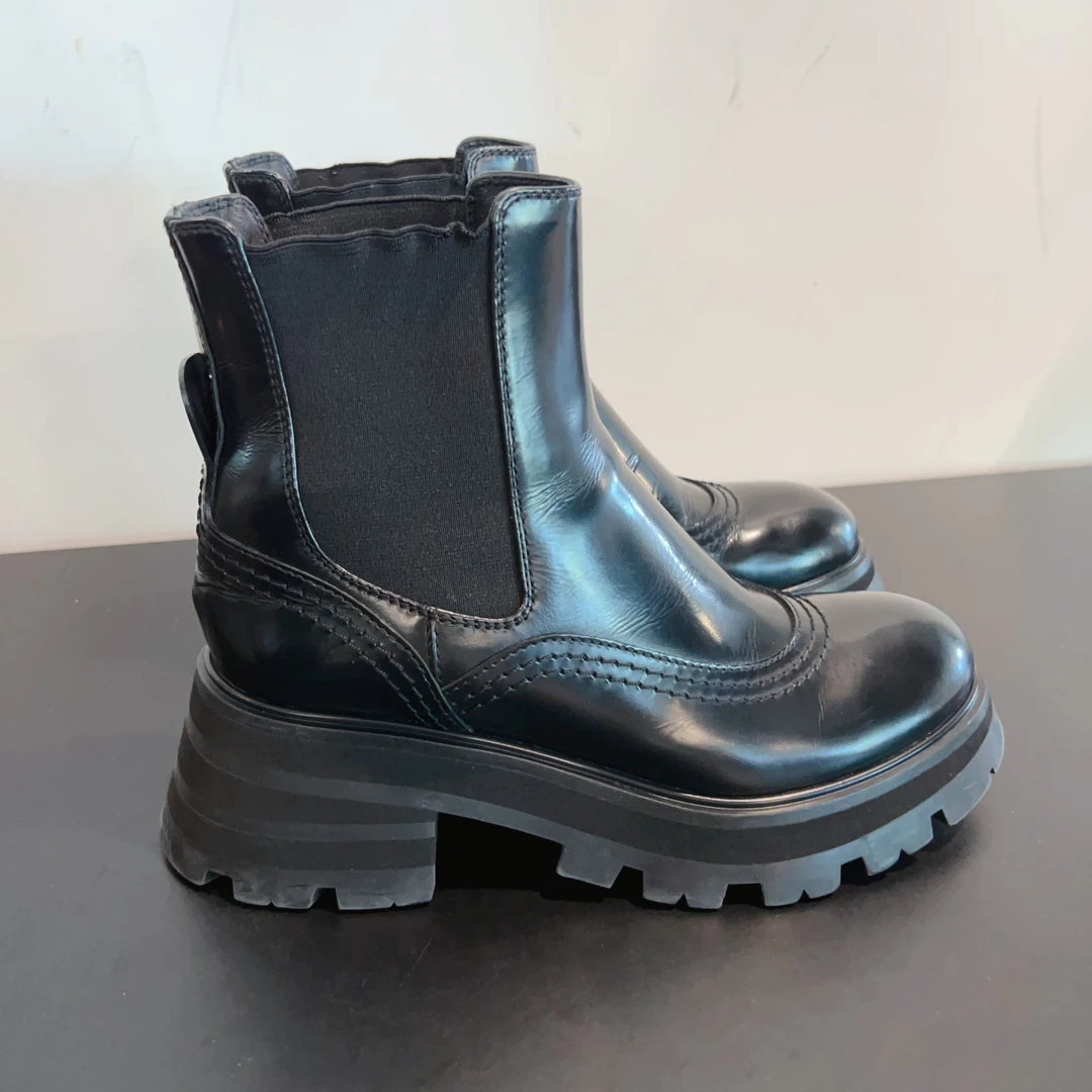 99新 Alexander McQueen/亚历山大·麦昆 靴子 尺码36/ GSS28738
