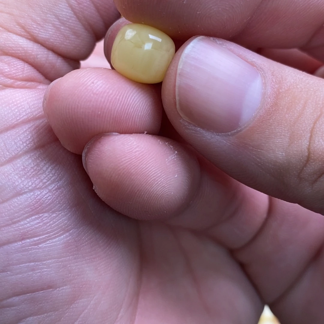 听****蜜蜡未镶嵌裸石配饰