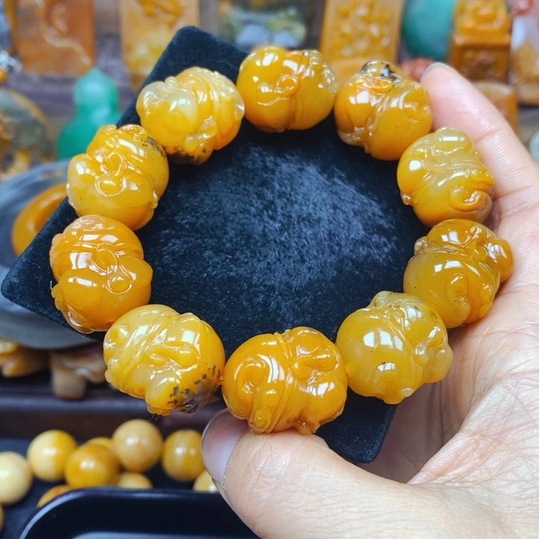 未镶嵌石英质玉（黄龙玉）颈饰