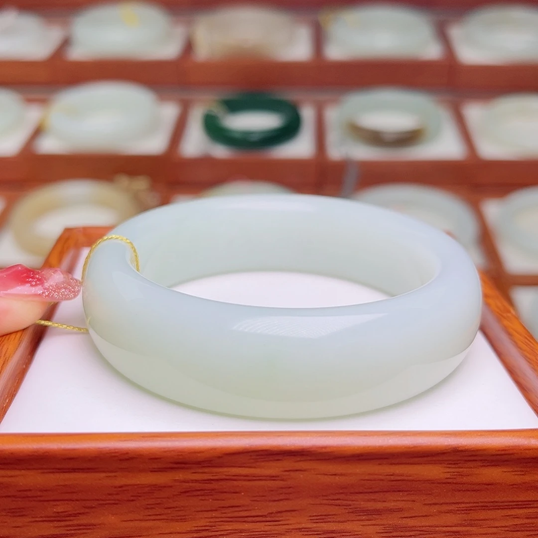 未镶嵌手镯和田玉57.7