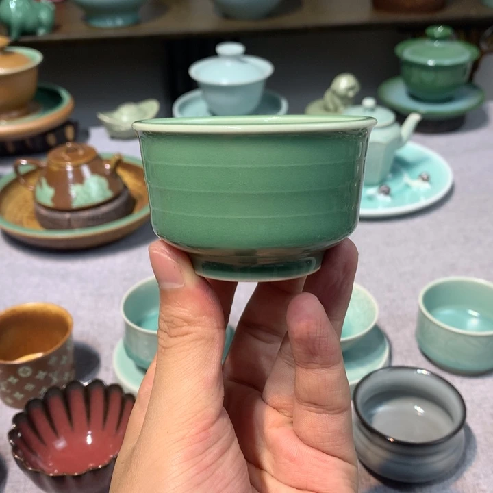 龙泉青瓷梅子青主人杯