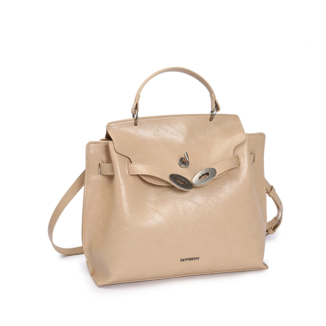 1735米杏色2025潮流时尚轻奢单肩斜跨双肩包百搭休闲简约