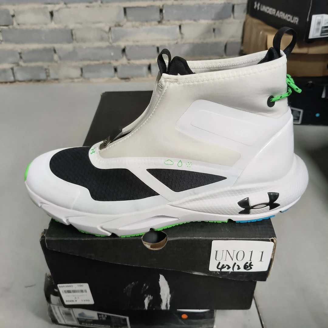 断码运动鞋-安德玛-UN011