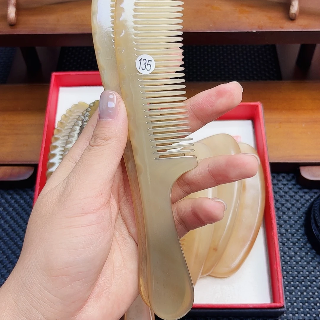 手工制作纯牛角梳子