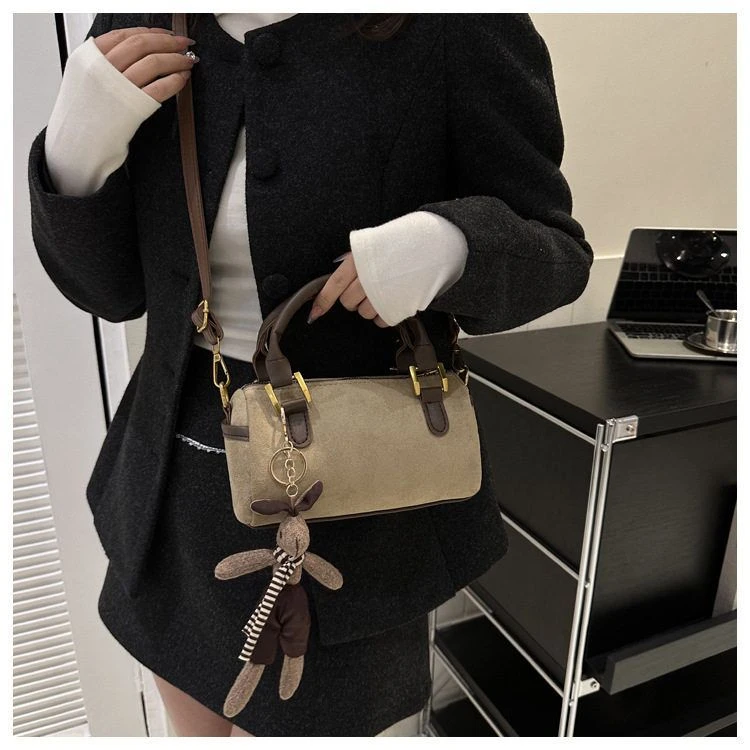 韩版休闲质感网红单肩2025女士气质磨砂斜挎包百搭女包新款手提包