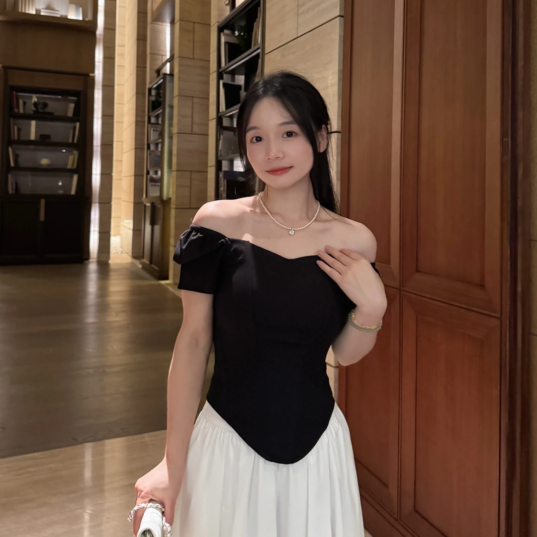K N J小个子定制立体鱼骨束身衣收腰修身巨显瘦短袖露肩上衣