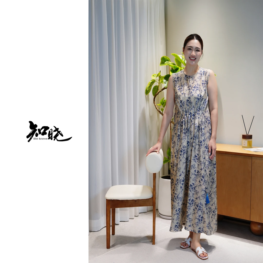 She Knows"蓝花信笺"桑蚕丝无袖宽松清冷连衣裙常规版Z205D001-1