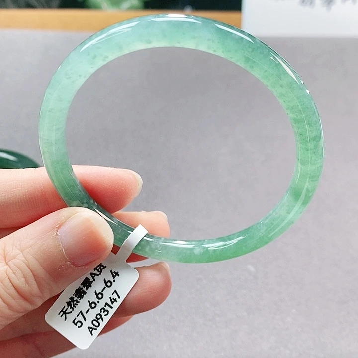 【闪购商品】翡翠手镯（圆镯）未镶嵌