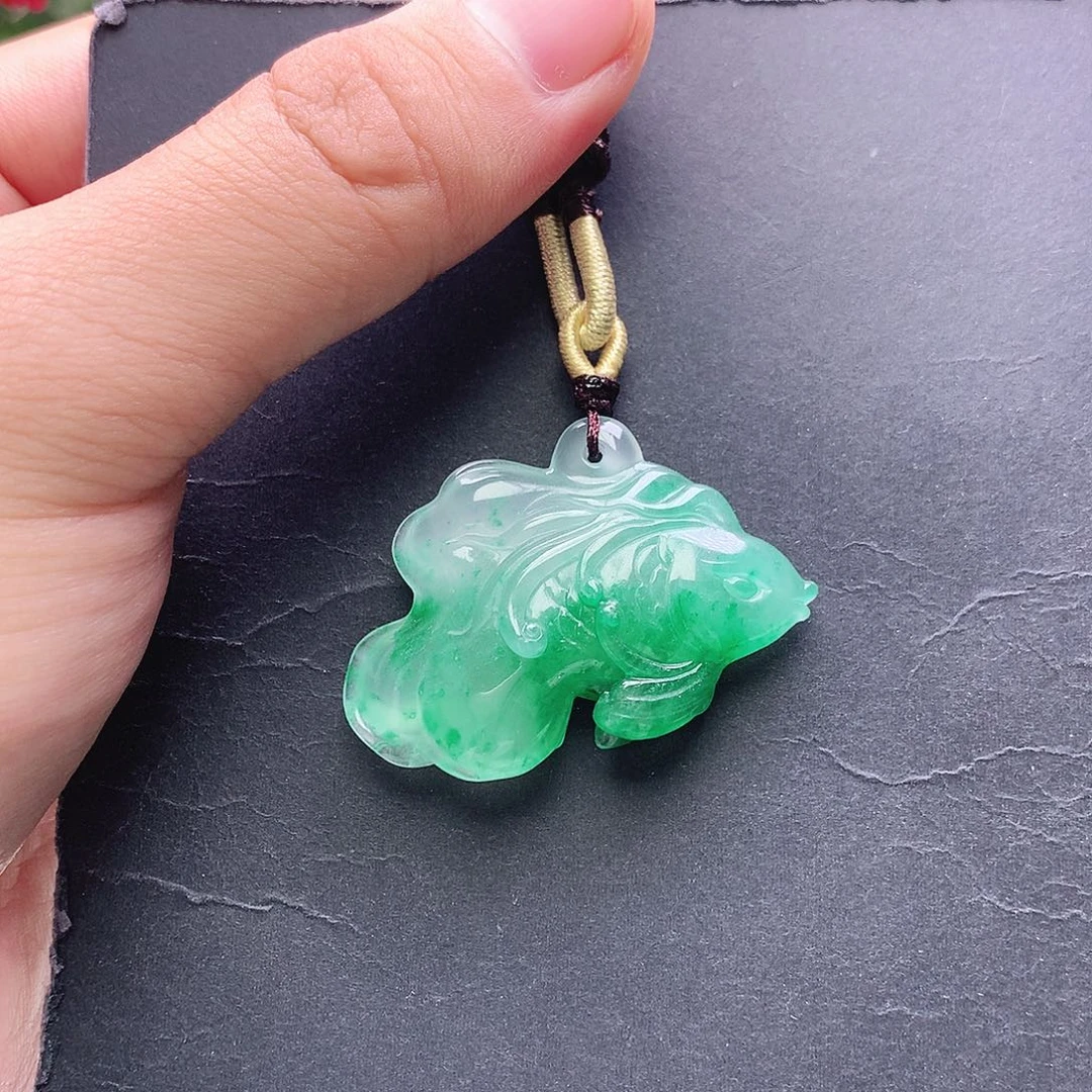 石英质玉未镶嵌颈饰