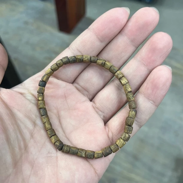 888 海南莺歌绿小桶珠成品手串（3克+）