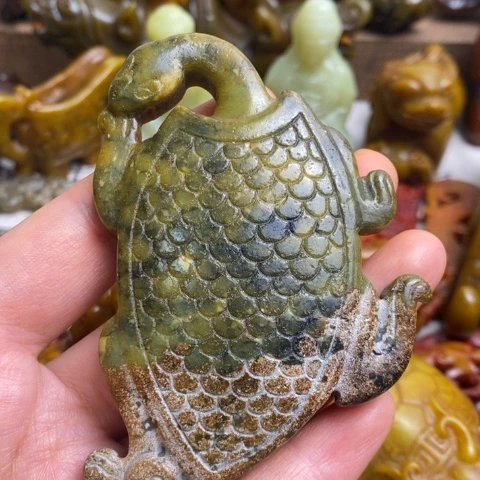 蛇纹石玉未镶嵌颈饰126