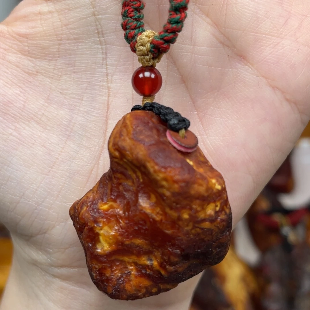 未镶嵌琥珀珠宝奇石