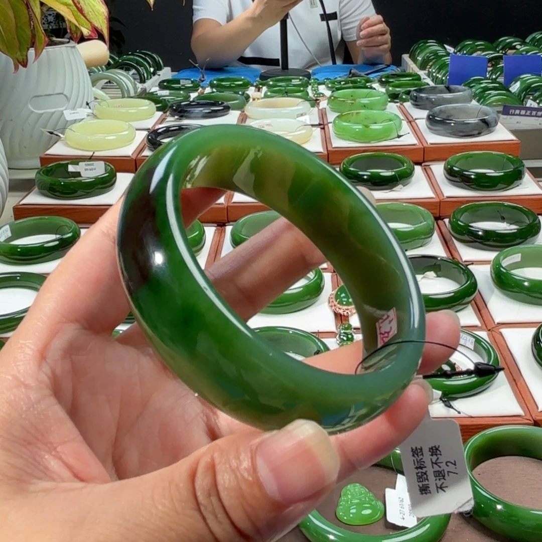 和田玉（碧玉）手镯未镶嵌