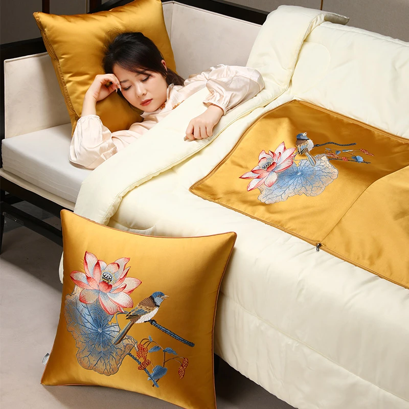 抱枕被子两用客厅沙发靠枕被折叠被办公室午睡被子车载高档空调被