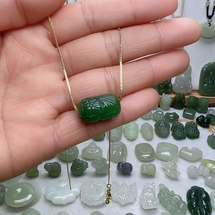 和田玉未镶嵌颈饰