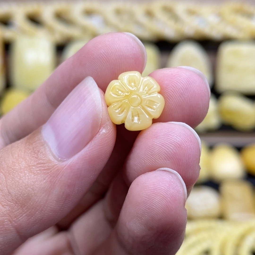 琥珀未镶嵌裸石琥珀蜜蜡