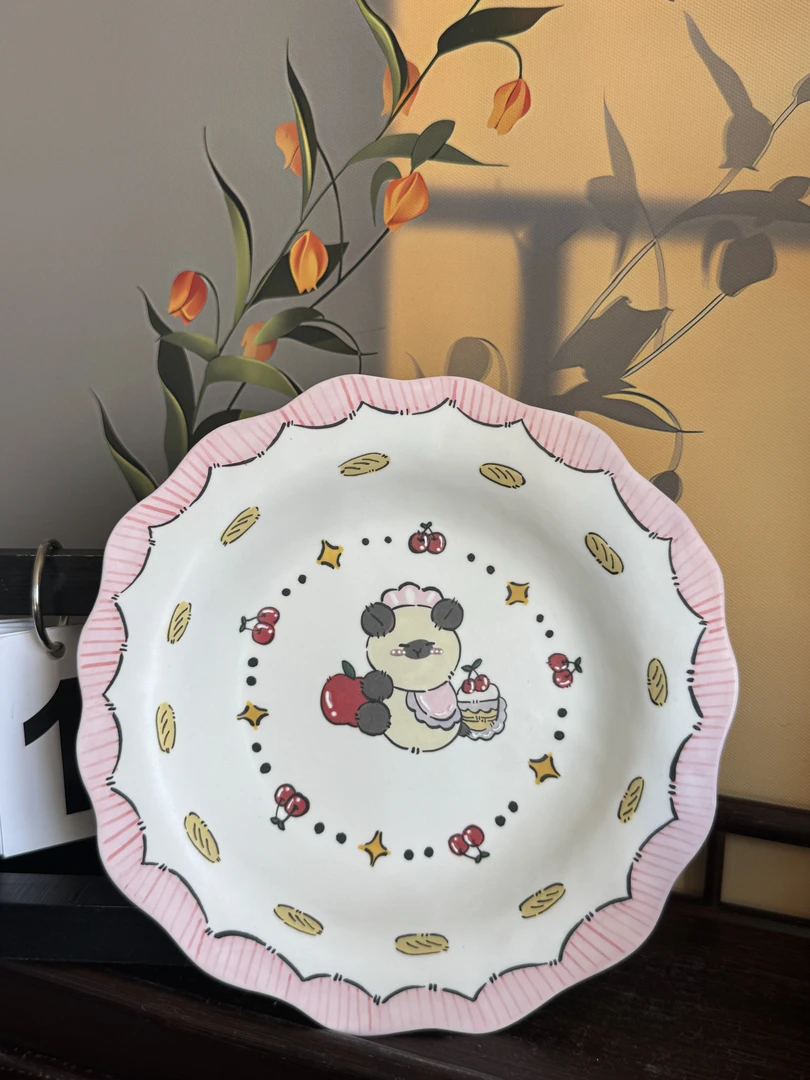 景德镇高温釉下彩纯手绘瓷 卡皮巴拉蛋糕盘