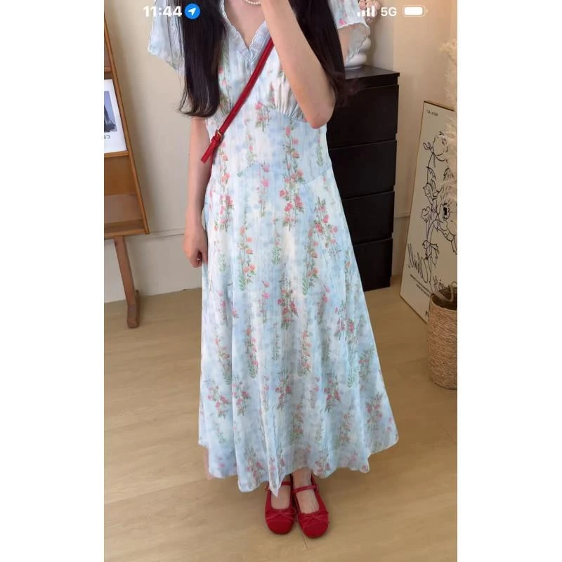 2025夏季新款法式卡布里蓝碎花V领连衣裙女显瘦长款裙