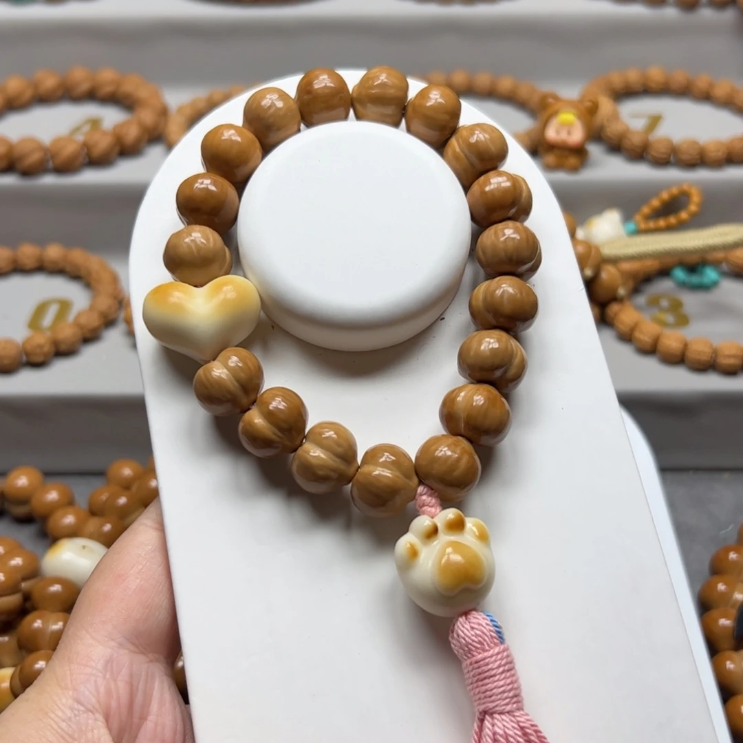 猴头核桃手串15➕屁桃泡芙