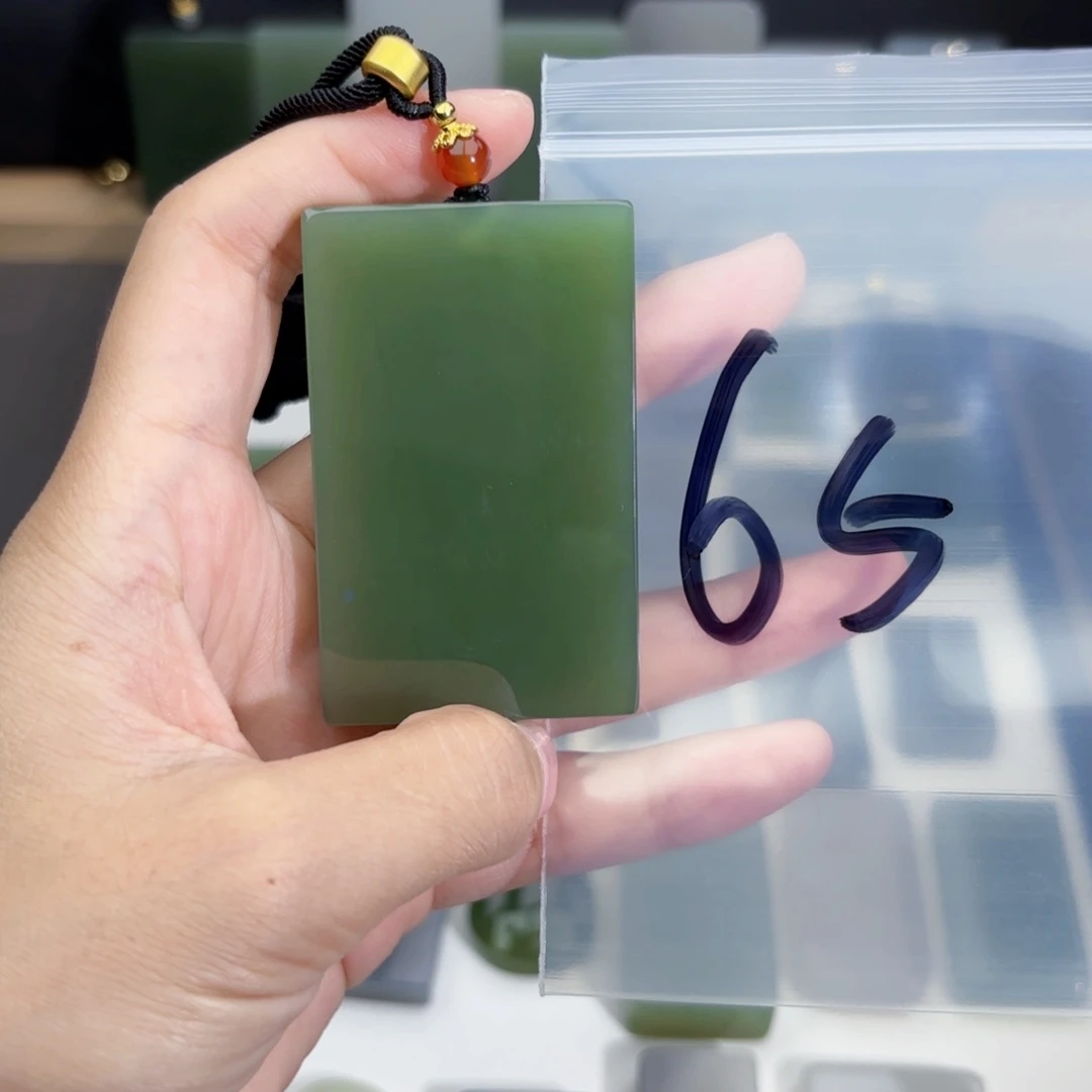 肌***生和田玉未镶嵌颈饰