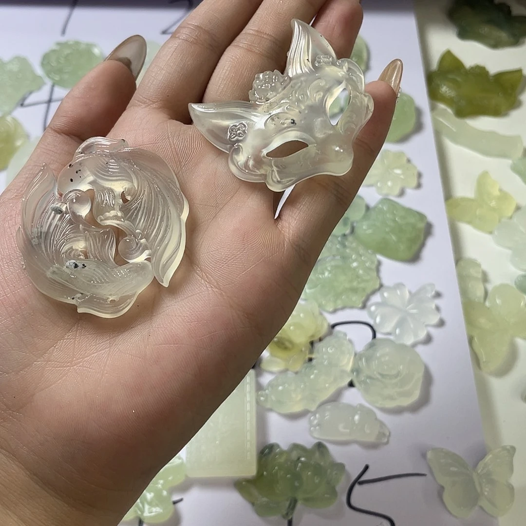 合金蛇纹石玉颈饰泠***上